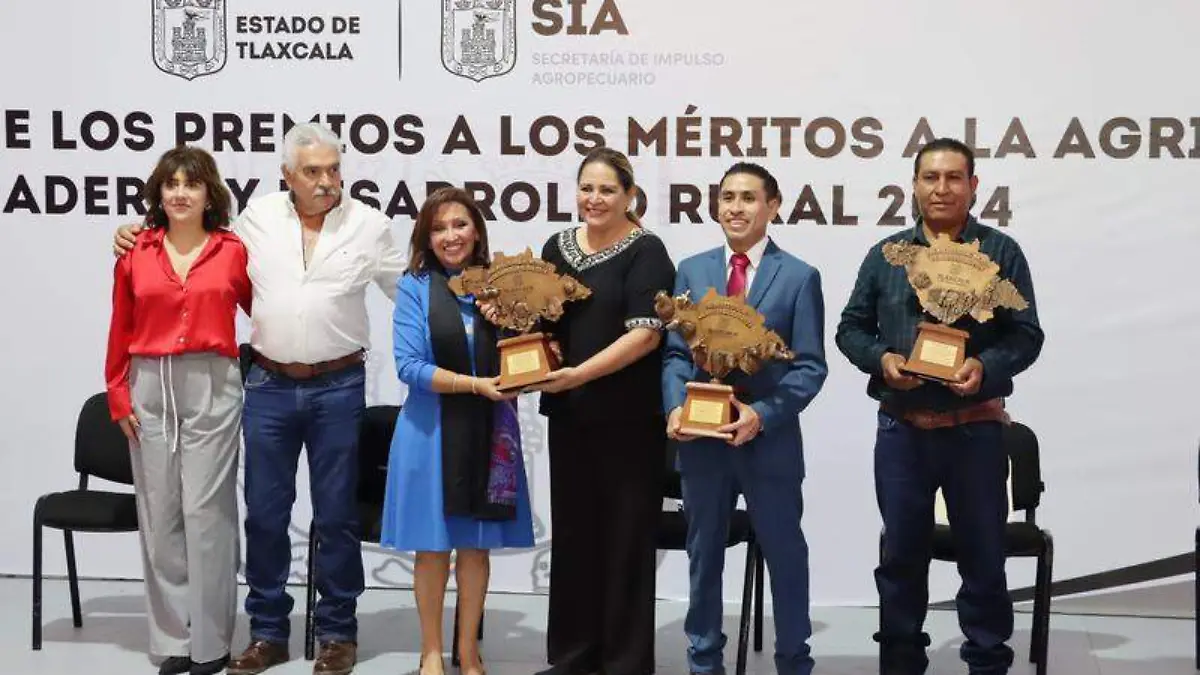 Lorena Cuéllar reconoció a los trabajadores del sector primario (2)